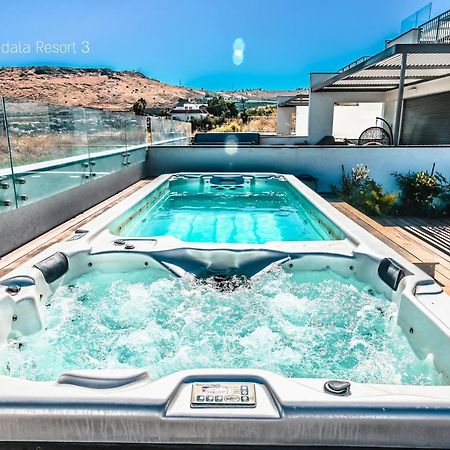 ميغدال Yalarent Magdala Resort- Luxury Suites With Pool Or Jacuzzi With Sea View المظهر الخارجي الصورة