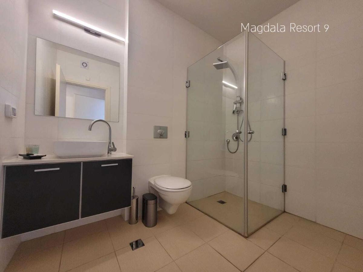 ميغدال Yalarent Magdala Resort- Luxury Suites With Pool Or Jacuzzi With Sea View المظهر الخارجي الصورة