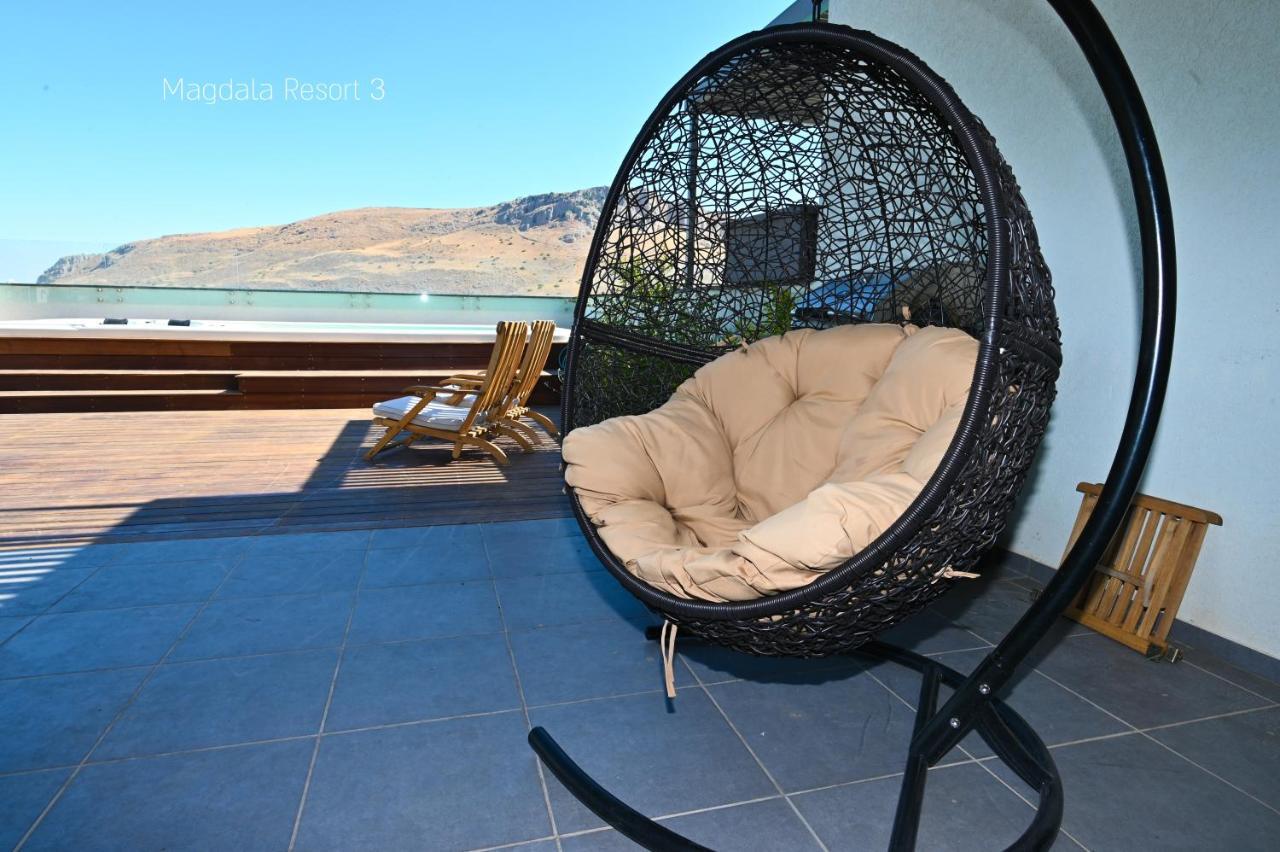 ميغدال Yalarent Magdala Resort- Luxury Suites With Pool Or Jacuzzi With Sea View المظهر الخارجي الصورة