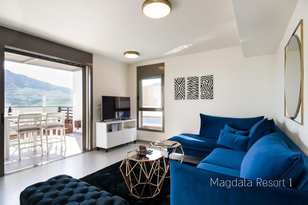 ميغدال Yalarent Magdala Resort- Luxury Suites With Pool Or Jacuzzi With Sea View المظهر الخارجي الصورة