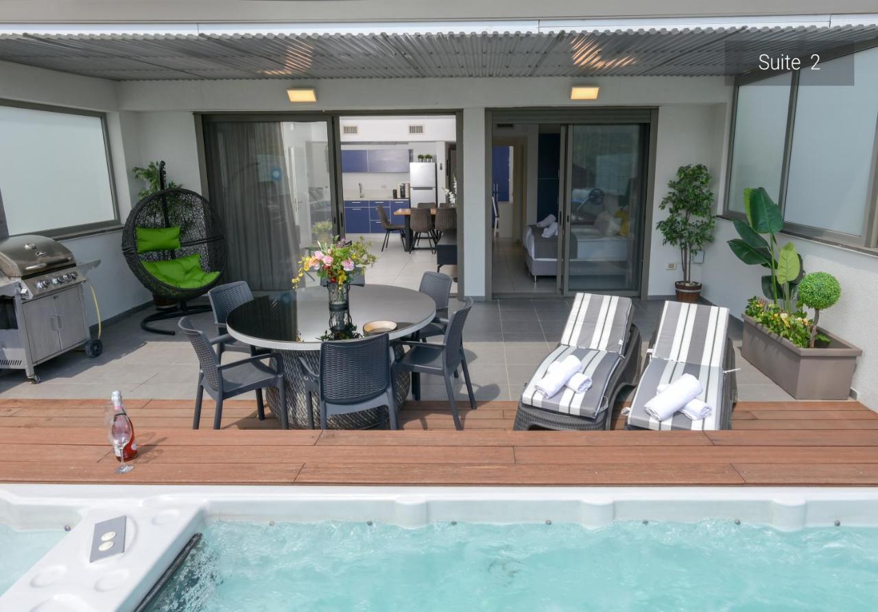 ميغدال Yalarent Magdala Resort- Luxury Suites With Pool Or Jacuzzi With Sea View المظهر الخارجي الصورة